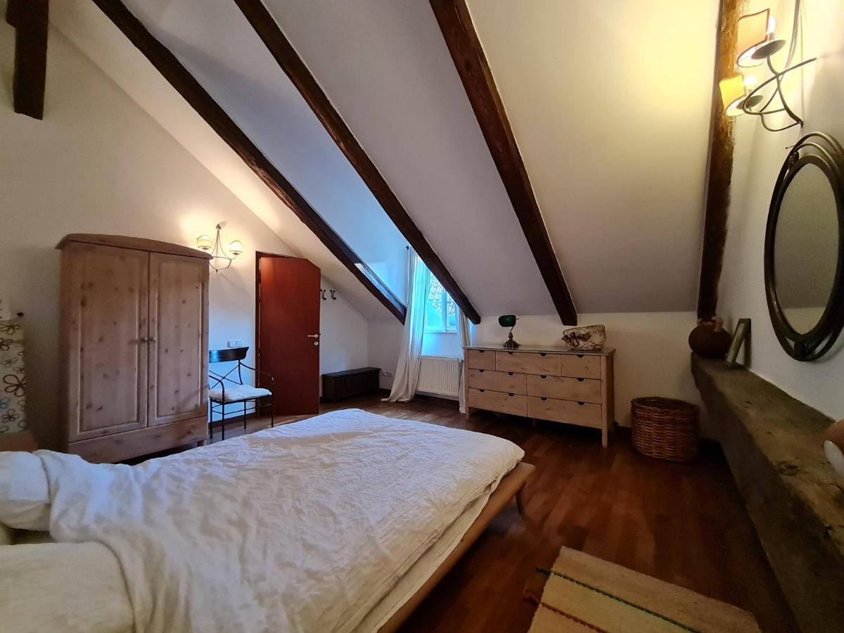 Magic Central Attic Apartment Прага Екстериор снимка