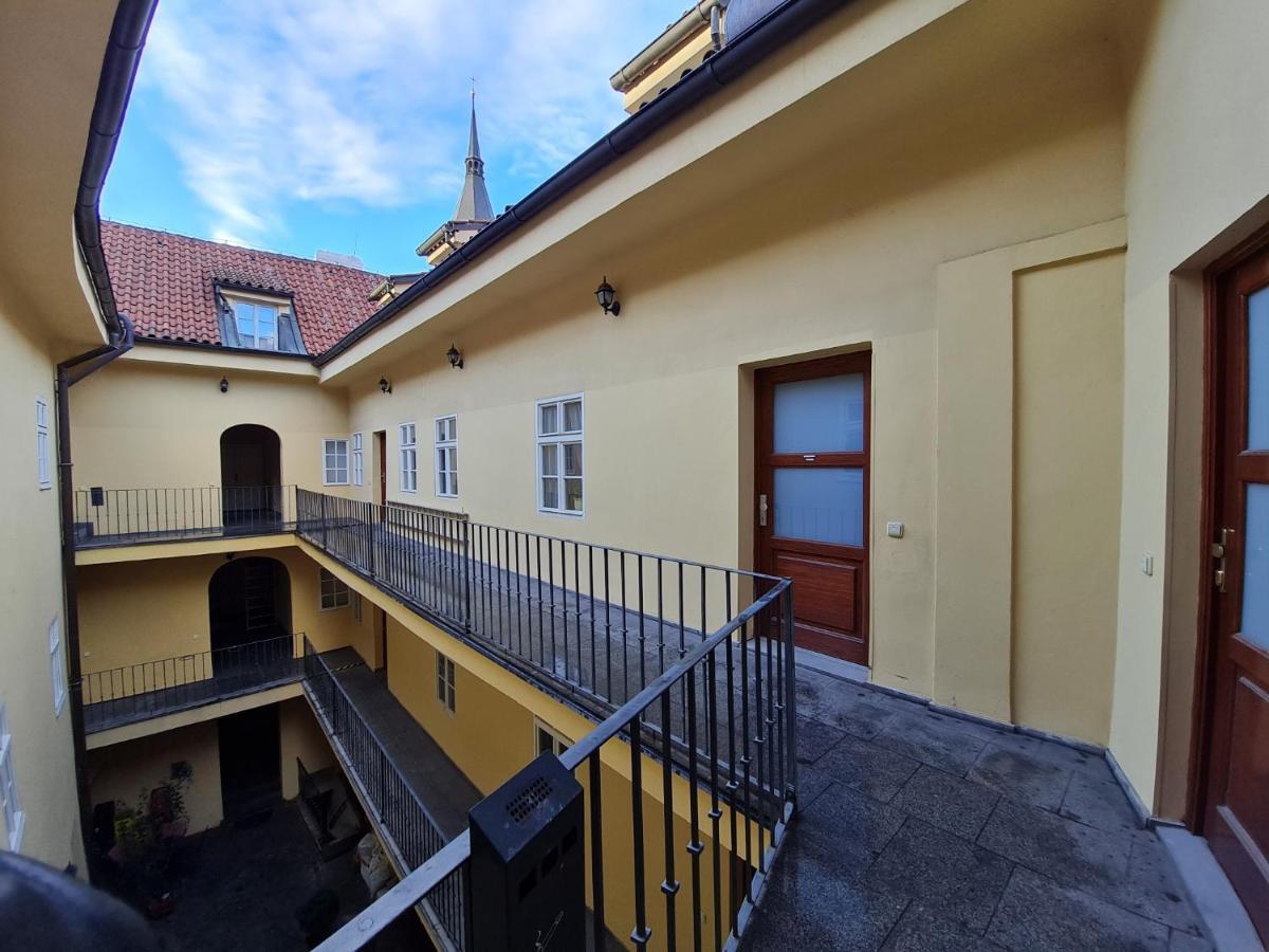 Magic Central Attic Apartment Прага Екстериор снимка